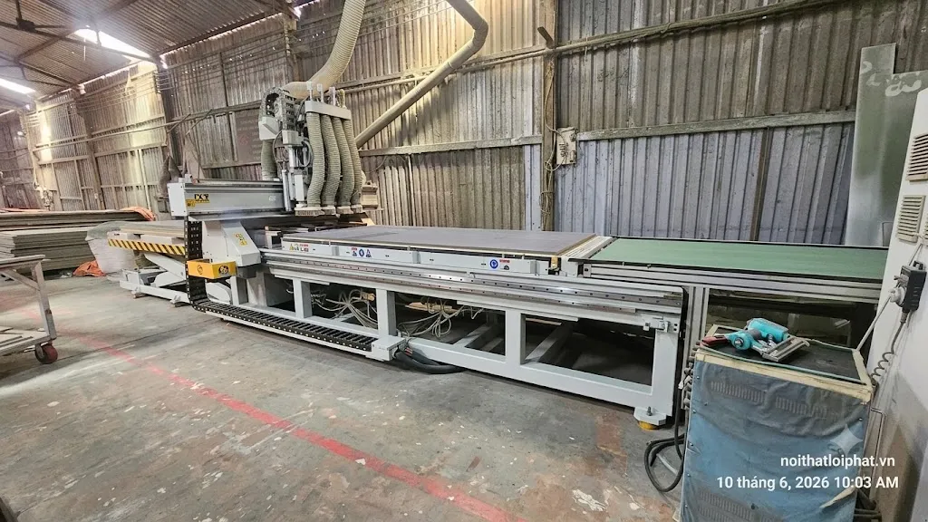 Máy CNC 4 đầu gia công cnc nội thất.