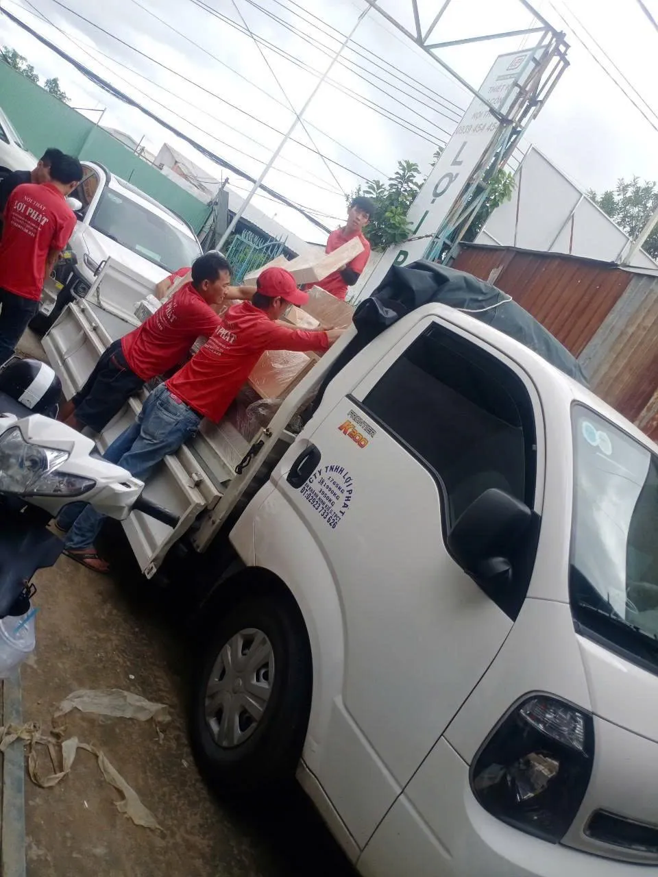 Xưởng sản xuất Nội thất Lợi Phát quy mô 1.000m2 tại trung tâm Cần Thơ, chuyên gia công sỉ các mặt hàng tủ áo, giường, tủ bếp gỗ công nghiệp