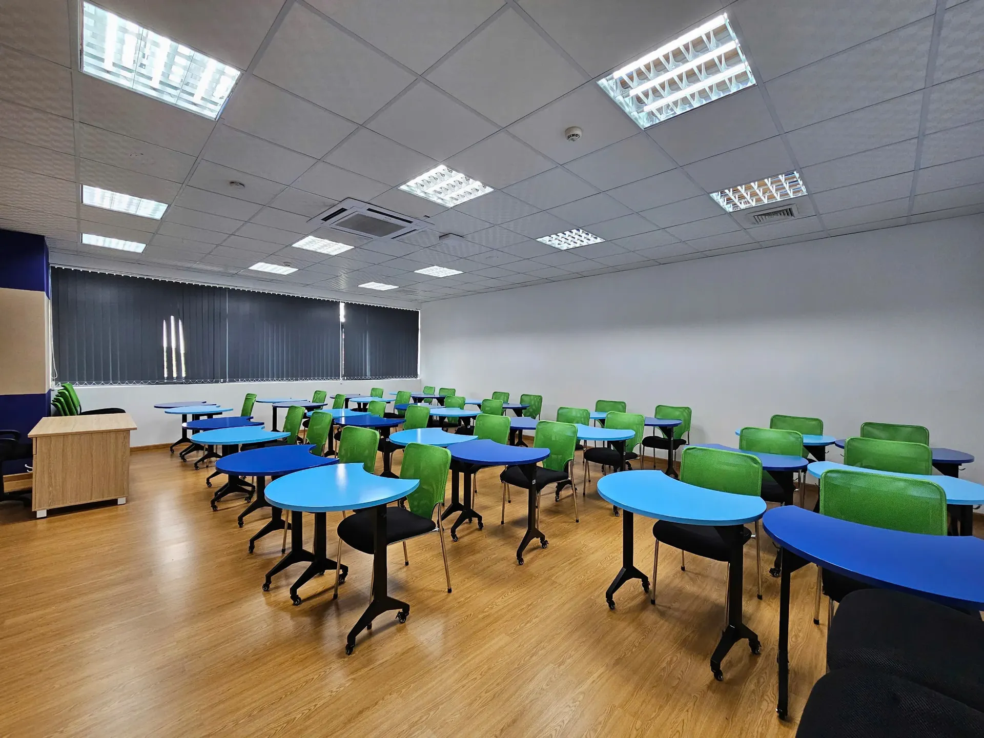 nội thất phòng hoc FPT