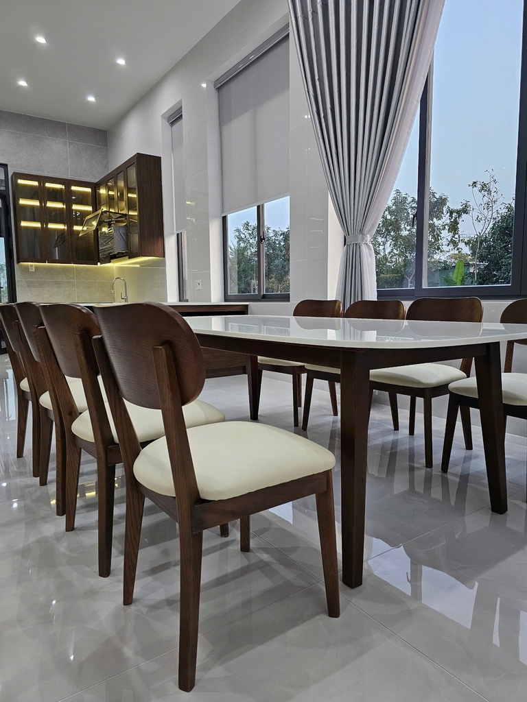 Bộ bàn ăn mặt đá chân gỗ sồi kết hợp ghế nệm